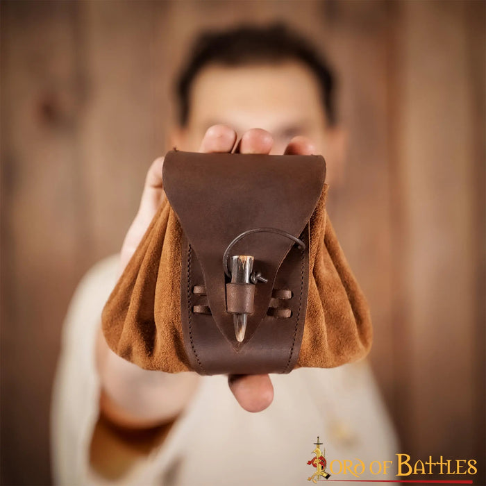 Medieval leather pouch Tristan