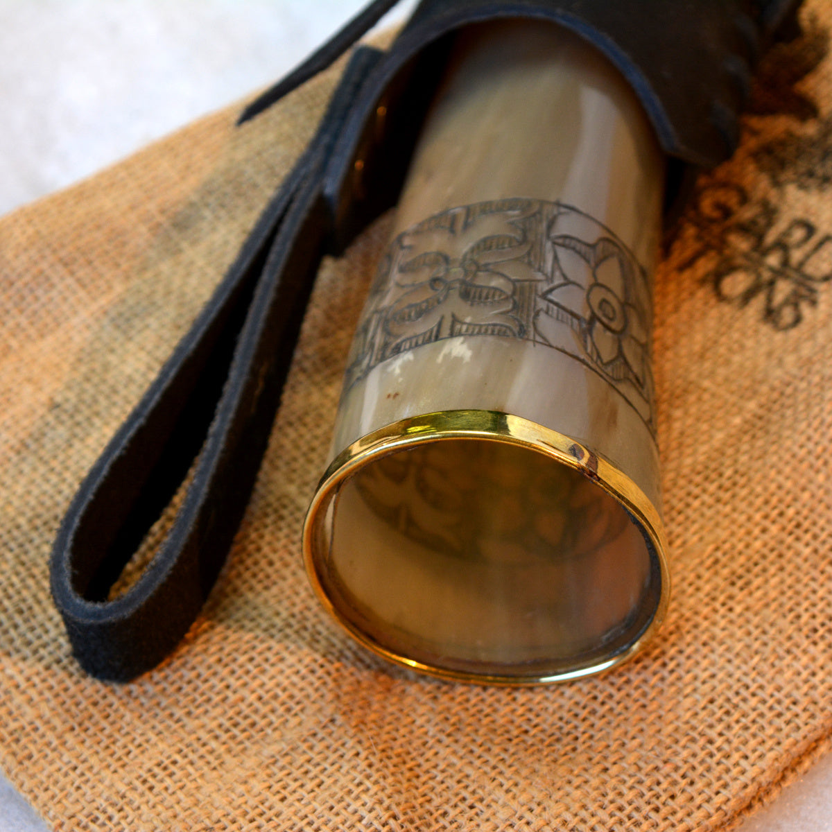 Drinking horn Freya with leather holder, 300-500 ml