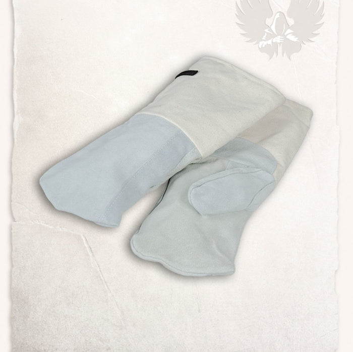 Medieval kitchen gloves white