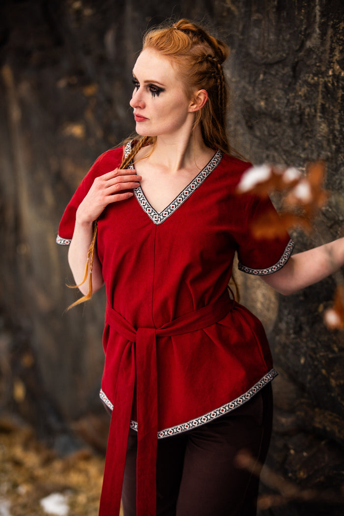 Valkyrie tunic Brynhild, red