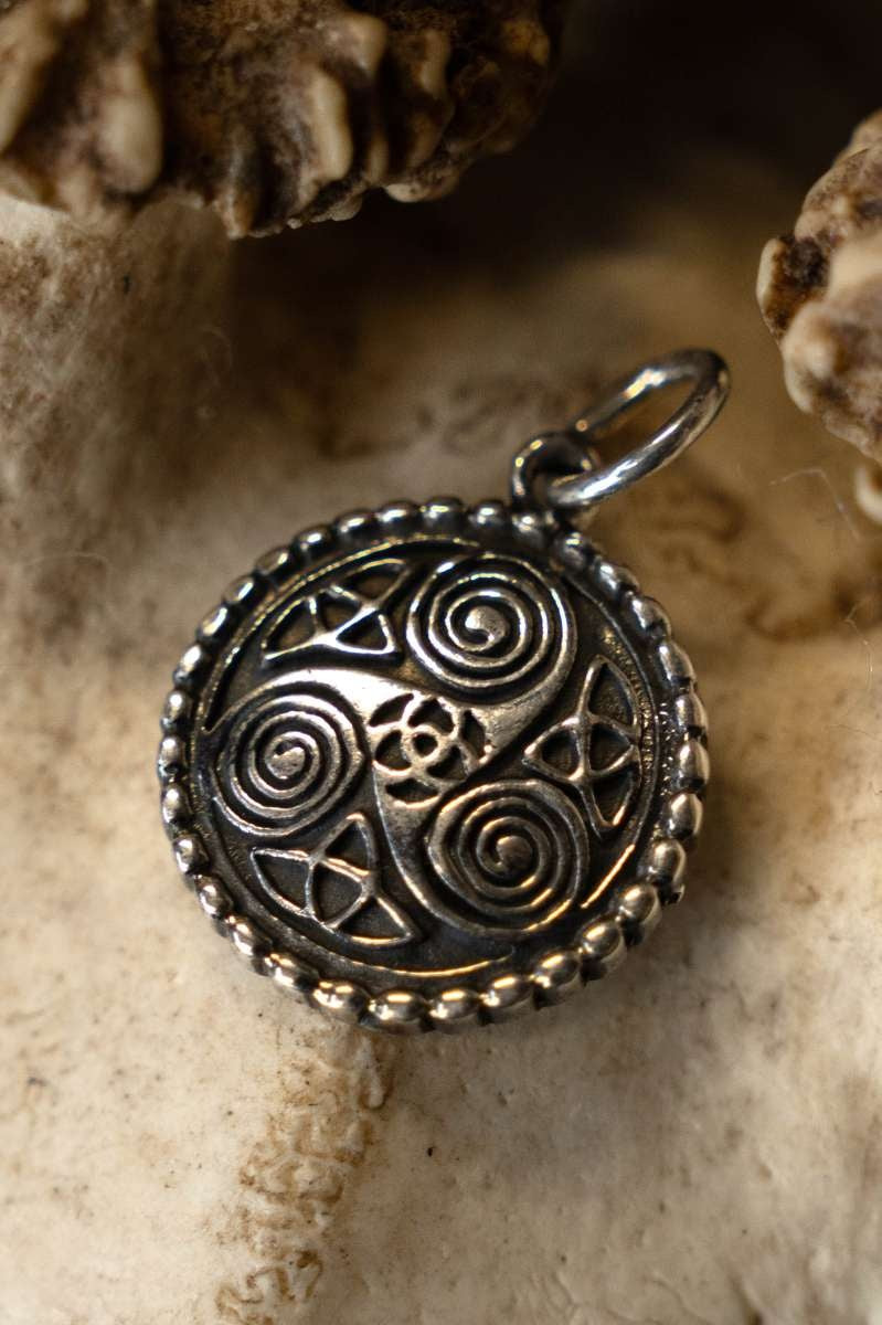 Keltischer Anhänger Triskelion mit Spiralen, Sterlingsilber