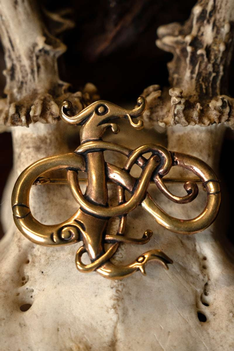 Drakbrosch i Urnesstil, mässing