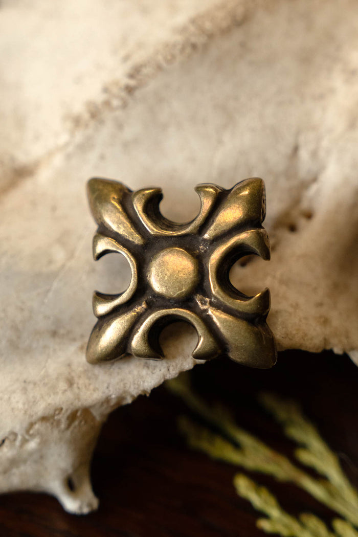 Medieval lily (set of 5 pieces), bronze