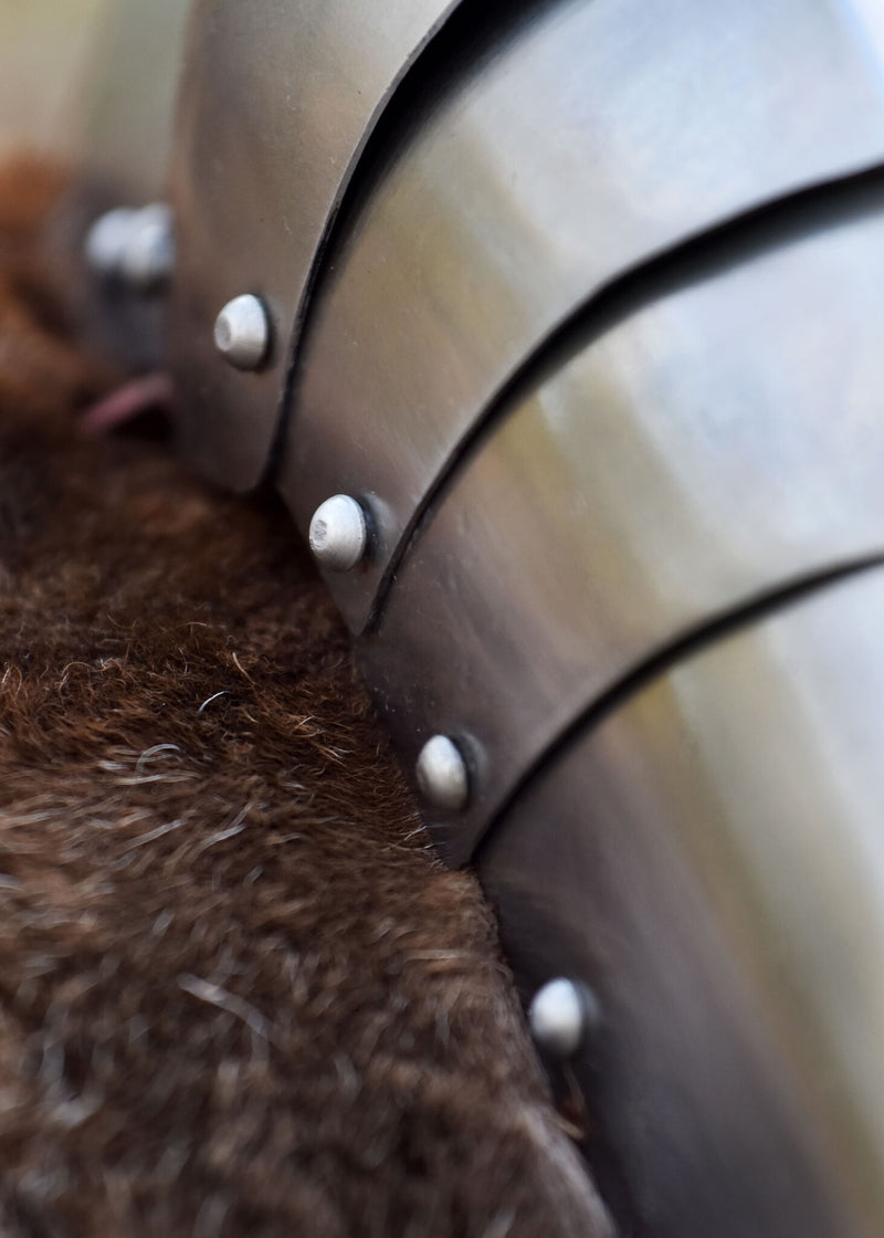 Poleyns (knæbeskyttere), 15. årh., 1,2 mm