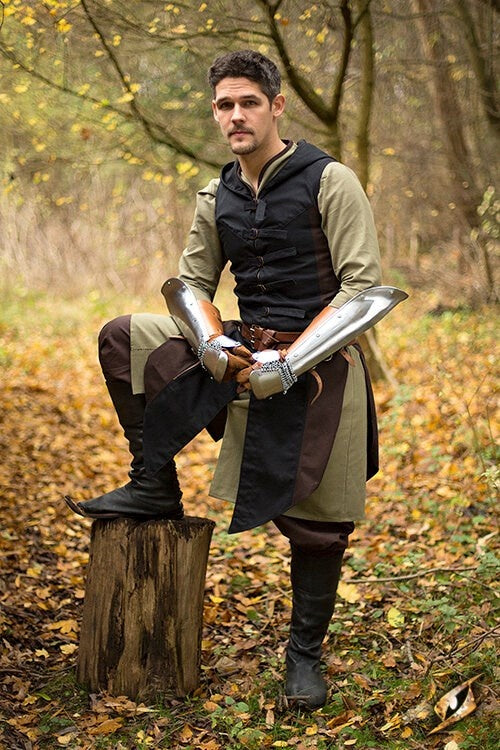 Sleeveless coat Assassins Creed, brown-black
