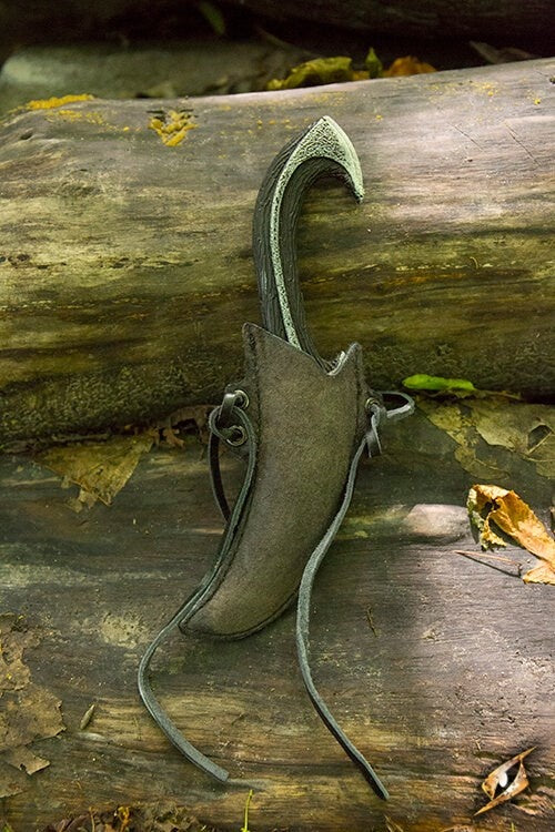 Holder for LARP dark elven throwing knives incl. knife