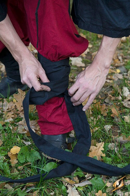 Renaissance trousers Raphael, red-black