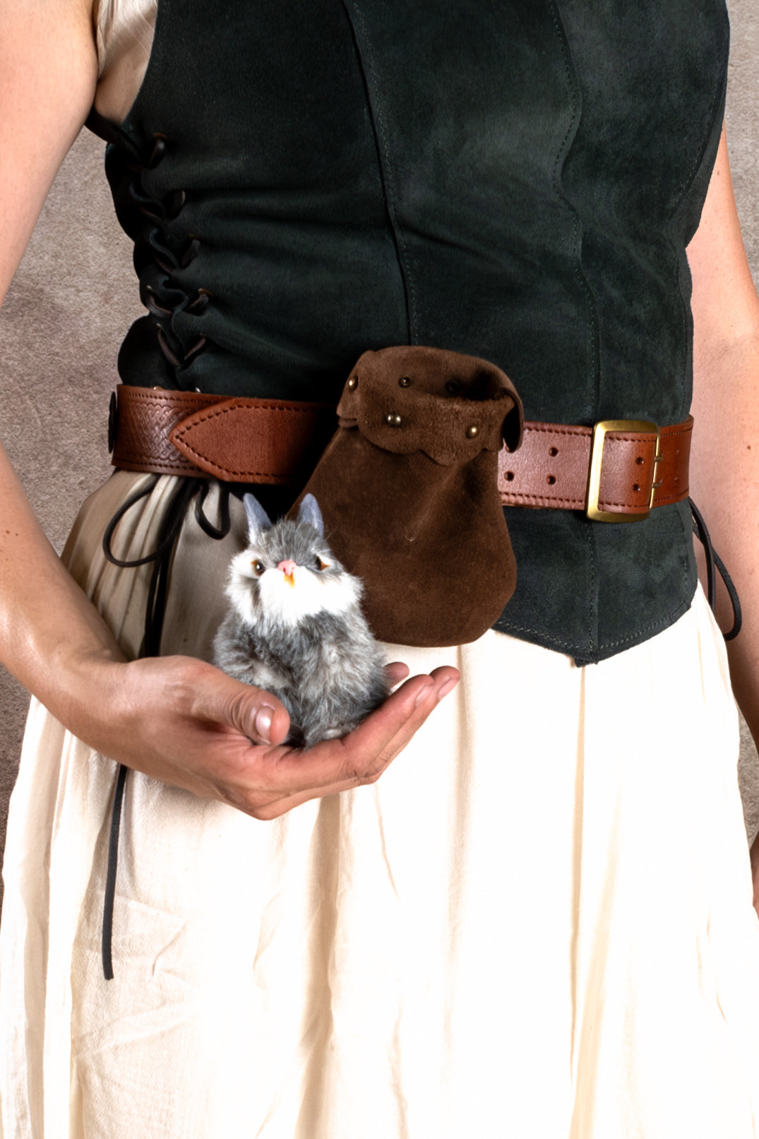 Rabbit Roger in leather pouch - Brown