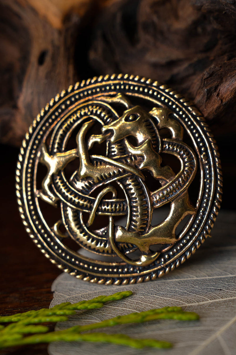 Urnes-stil skivefibula, messing