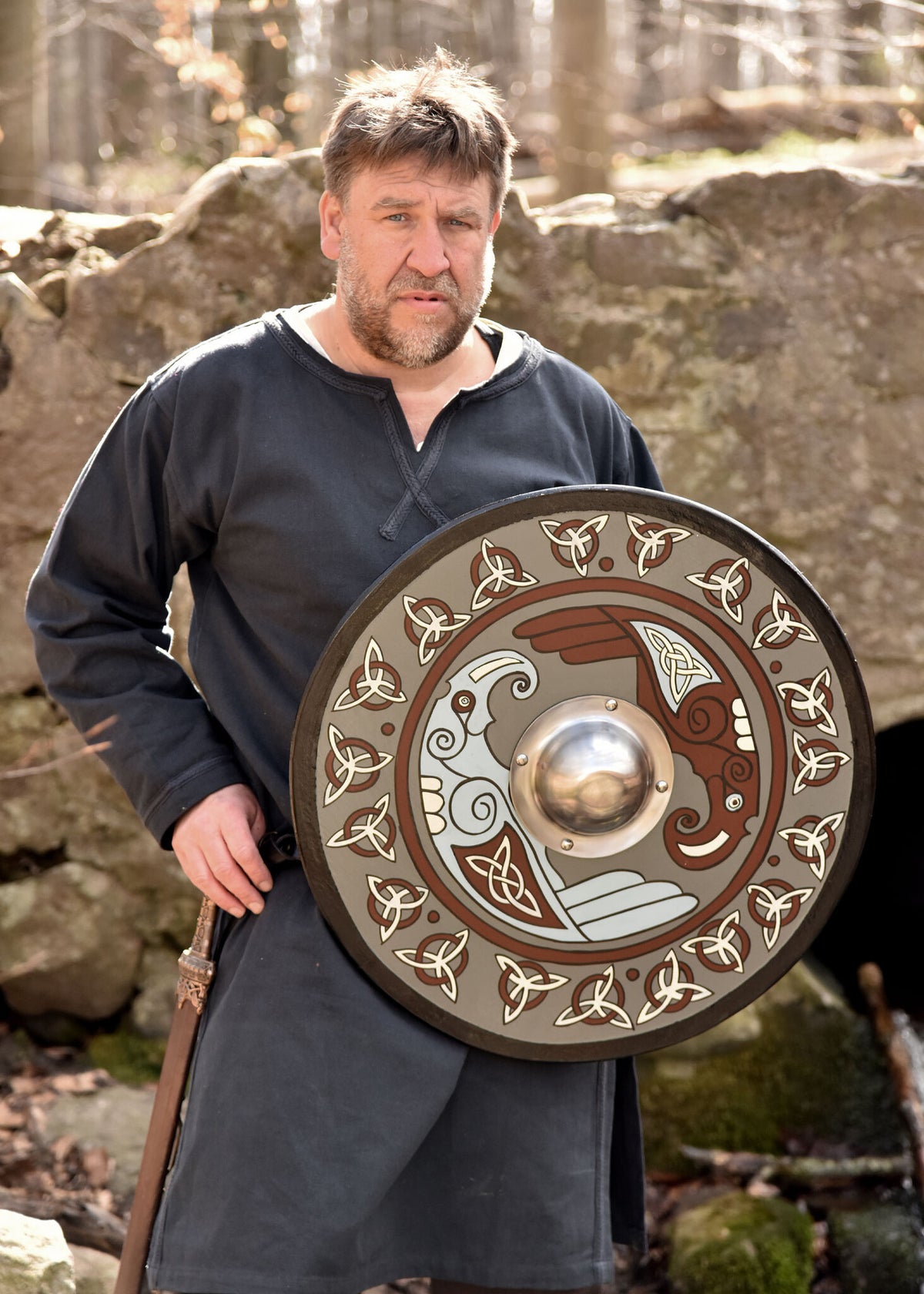 Viking shield with ravens and triquetras