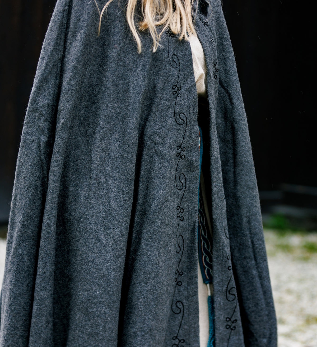 Embroidered cloak Damia with fibula, grey, wool mix