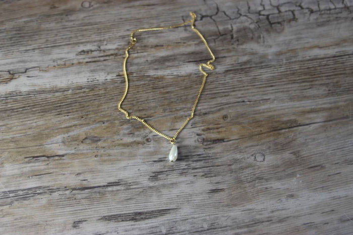 Tudor pearl necklace Elizabeth