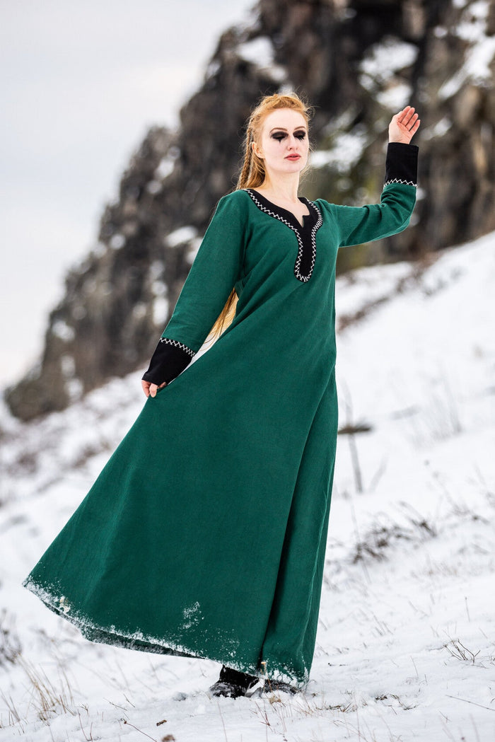 Viking dress Heidrun, green