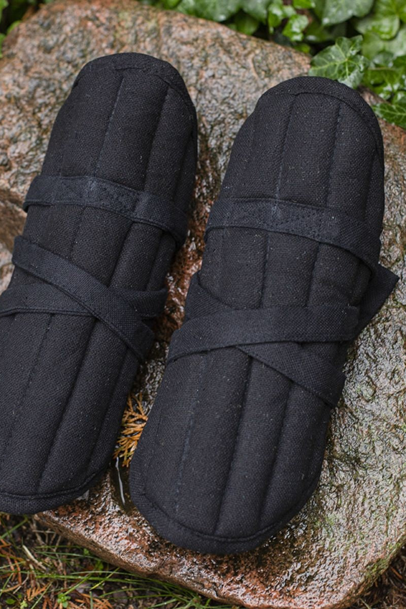 Parabraccia in gambeson Farald, neri