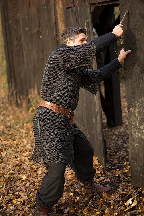 Hauberk with split, half long sleeves, black, butted, 9 mm