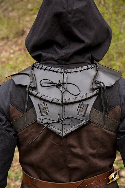 Dark Elf gorget