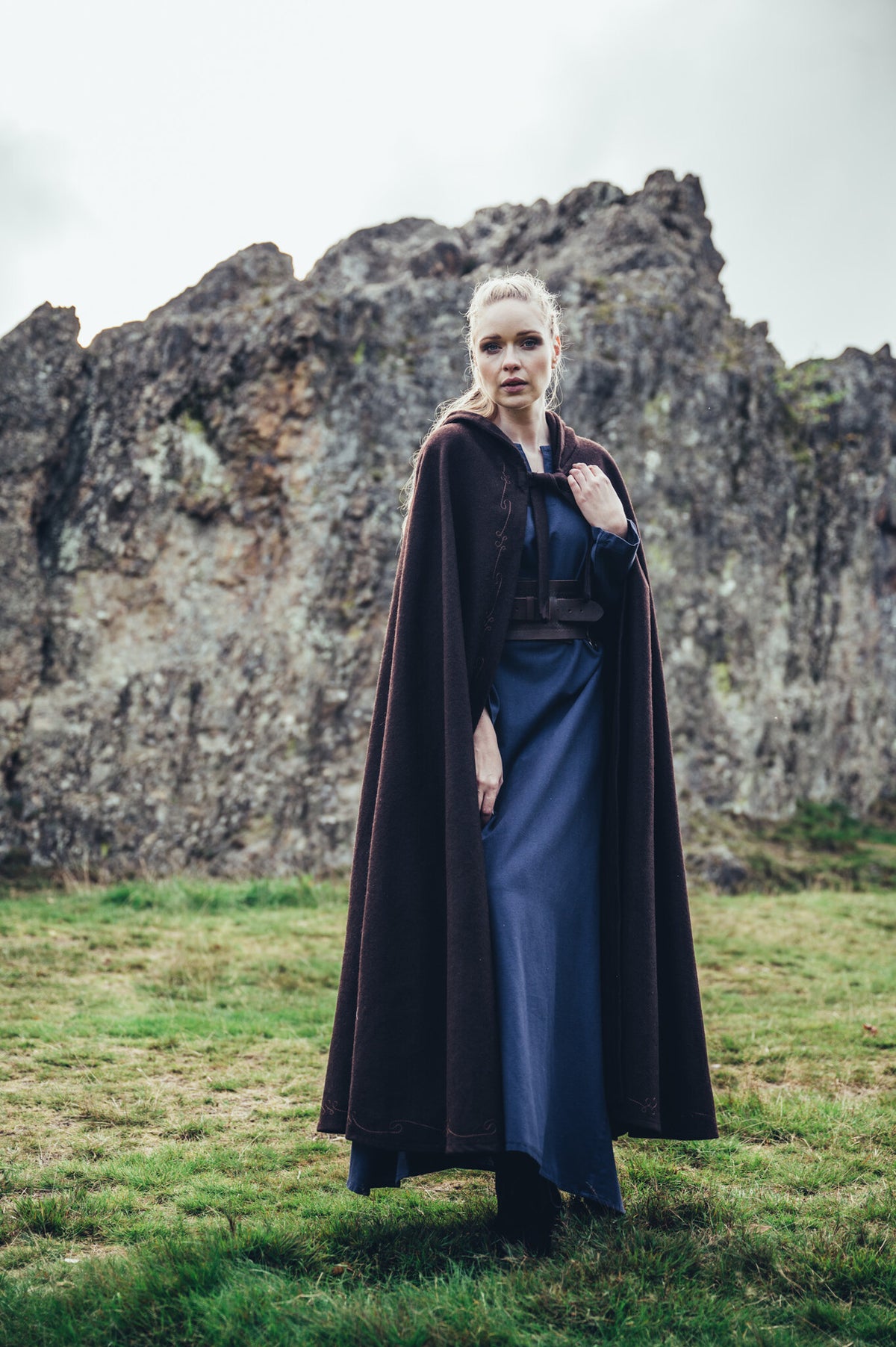 Embroidered cloak Damia, wool blend, brown