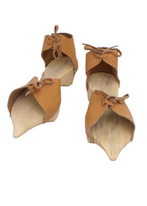 Wooden pattens