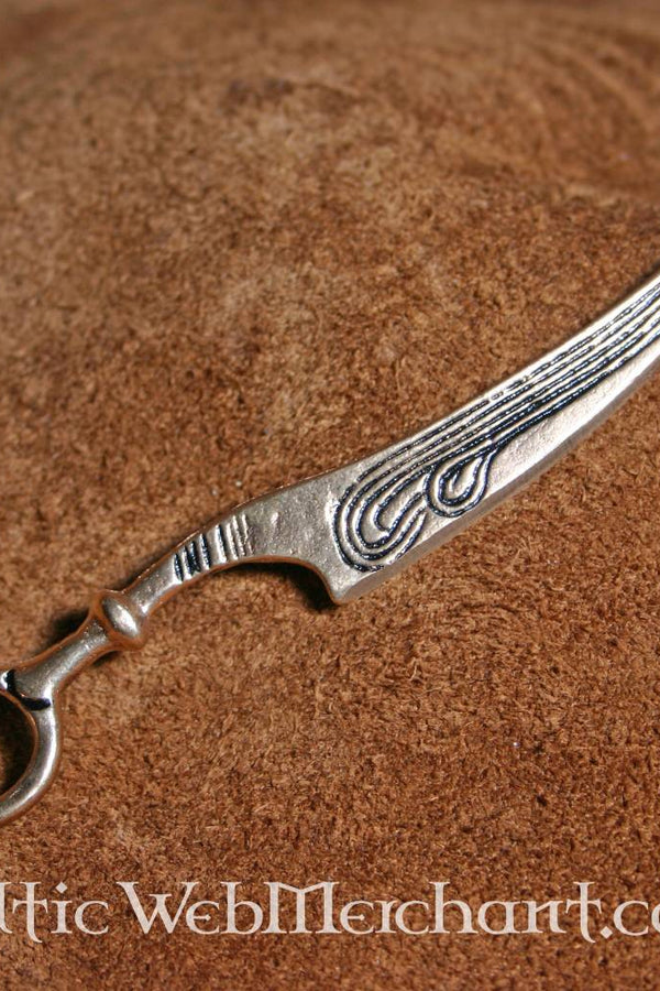 Bronze age woman knife, semi-sharp