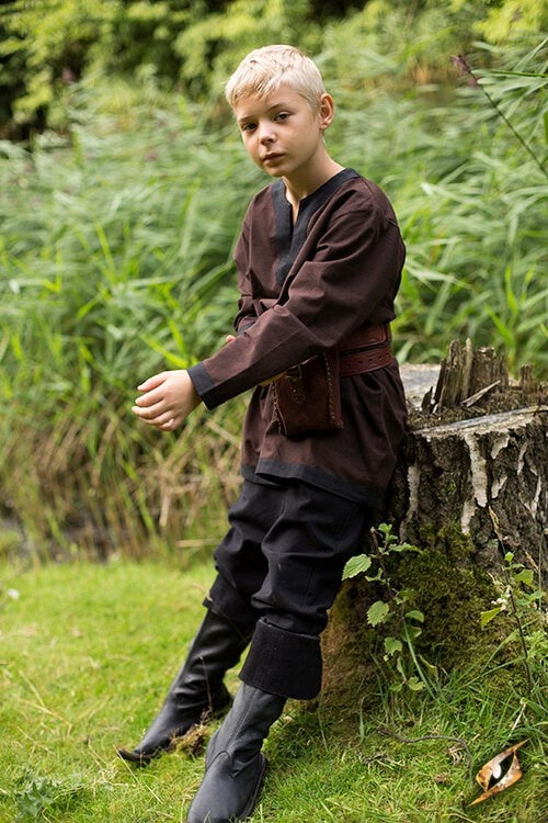 Tunica medievale a maniche lunghe marrone