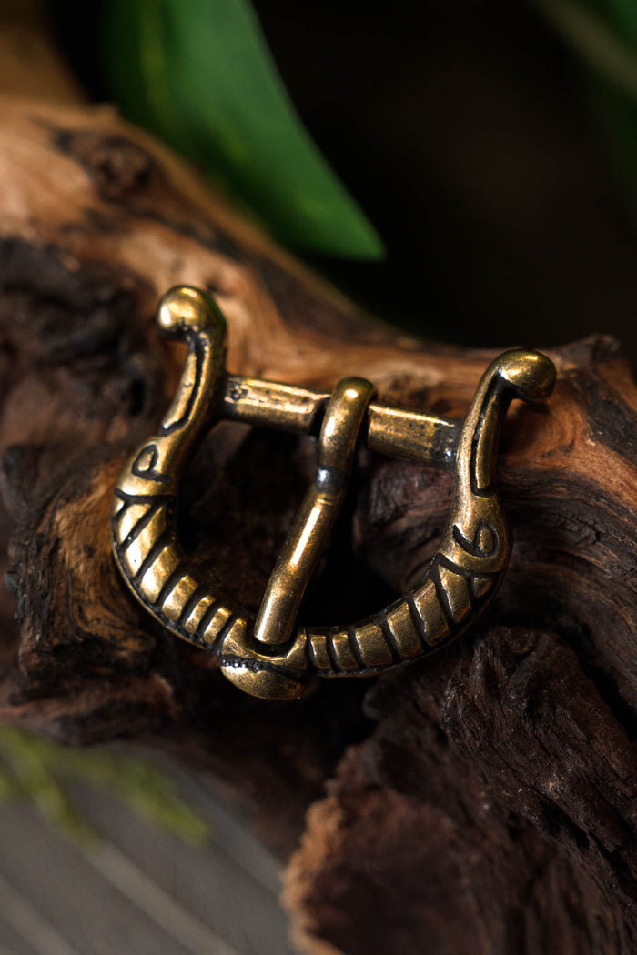 Viking buckle stylized birds