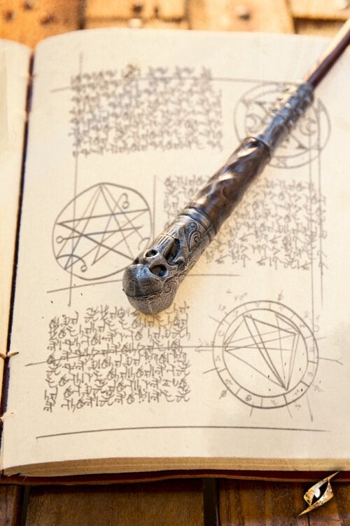 Wand Necronomicon, brown