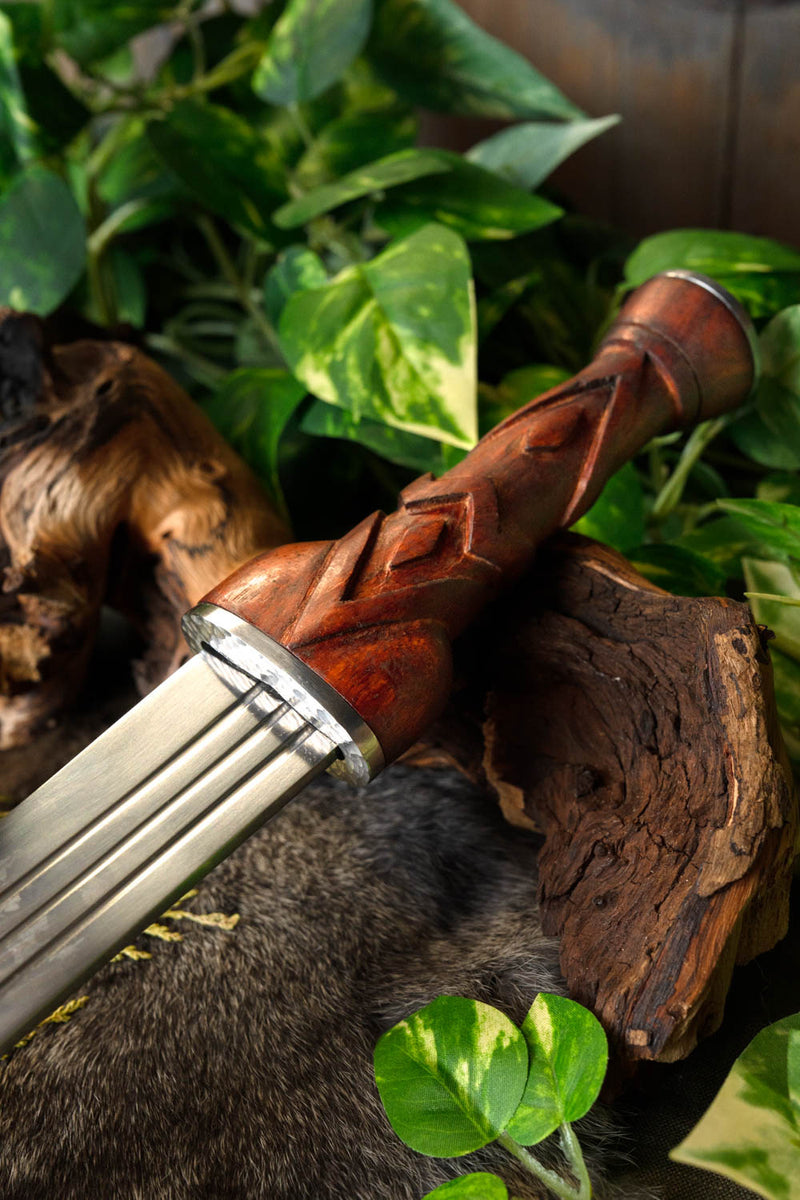 Dirk scozzese delle Highlands, semi-affilato