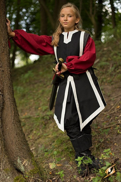 Surcote Geoffrey, negra