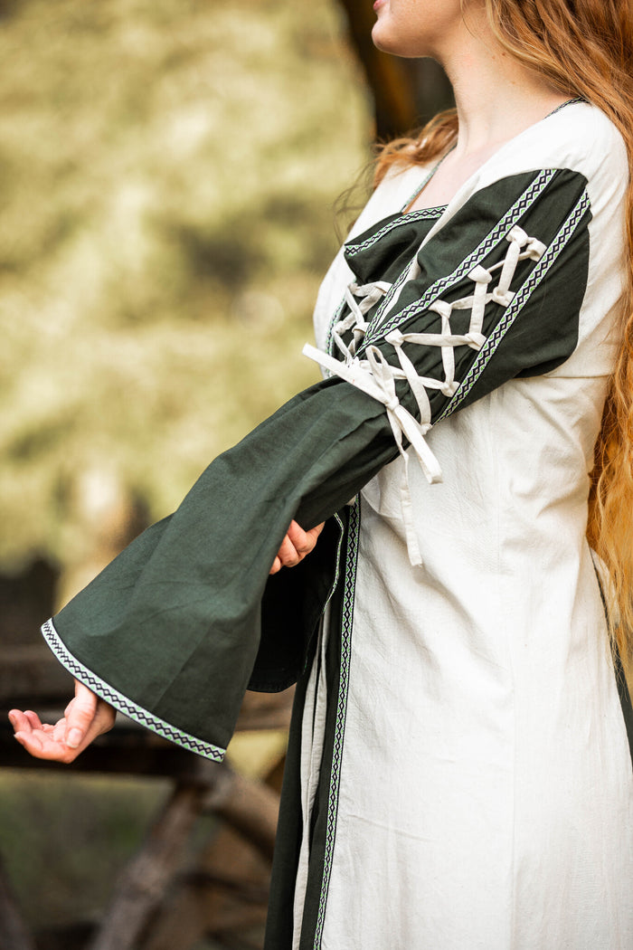 Medieval dress Serena, green