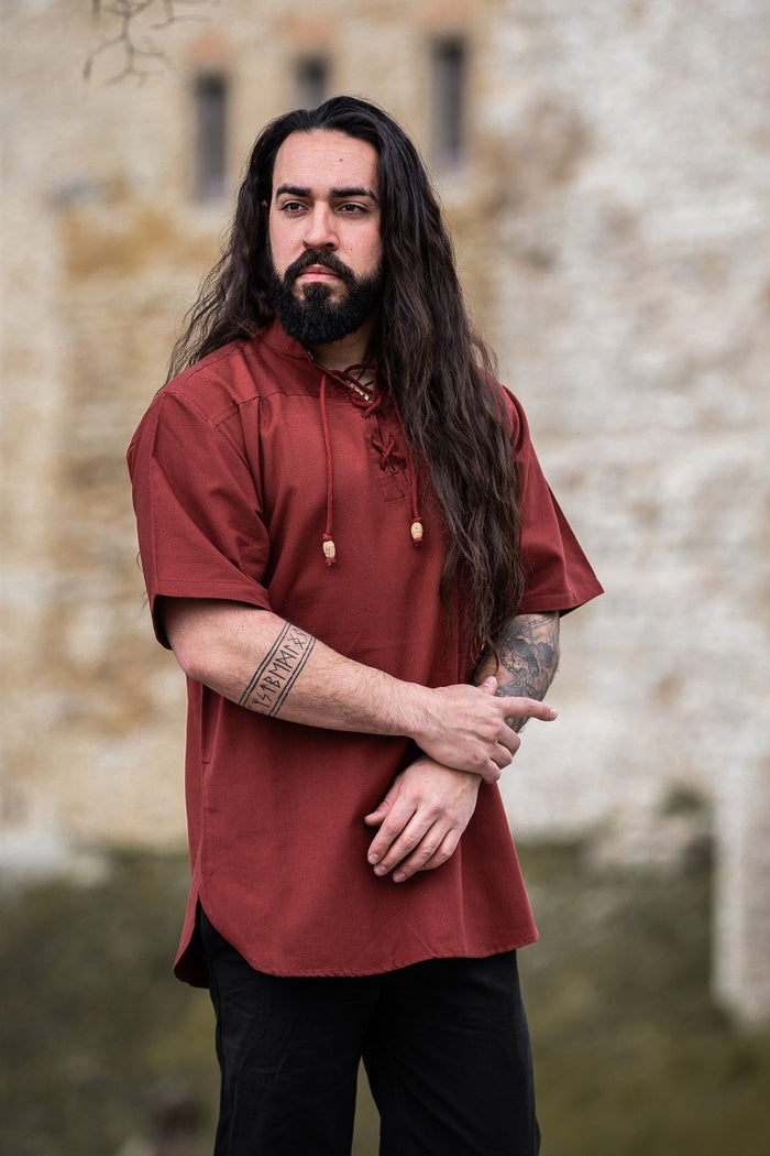 Medieval shirt with short sleeves, red