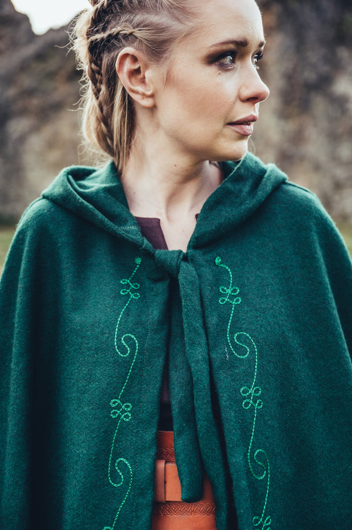 Embroidered cloak Damia, green, wool mix