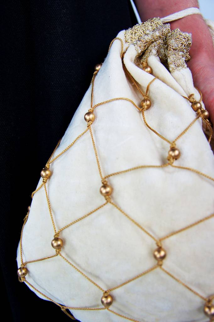 Noble pouch, white