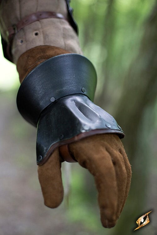 Half gauntlets, demi-gaunts, patinated, 1 mm