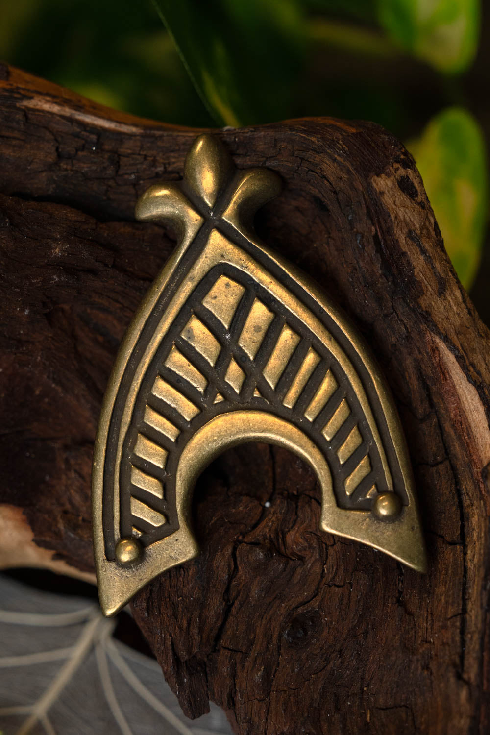 Medieval belt end 4.5 cm, bronze