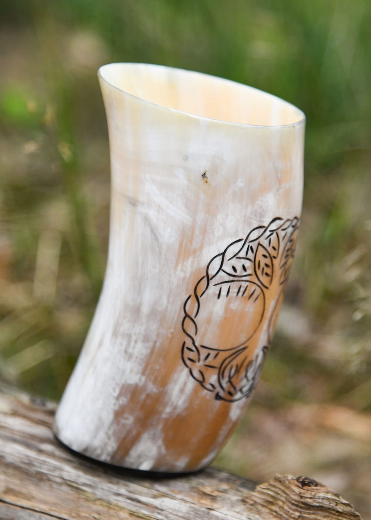 Horn drinking cup Yggdrasil, 100-200 ml