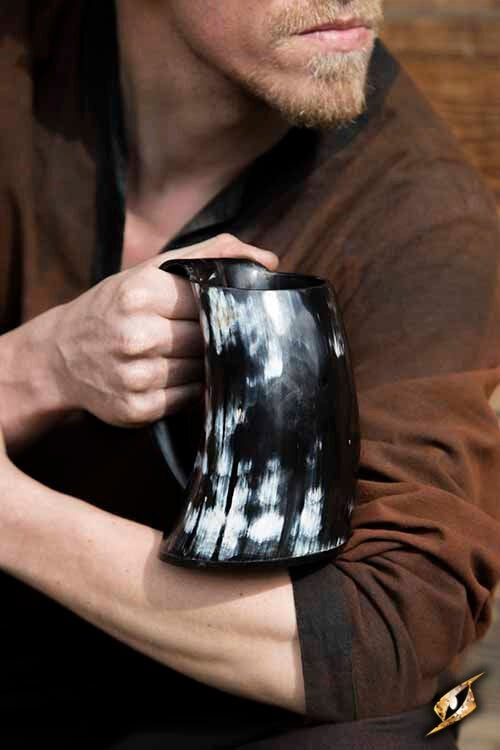 Horn cup with ear 0,5L, dark