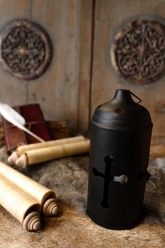 Lantern with cross opening