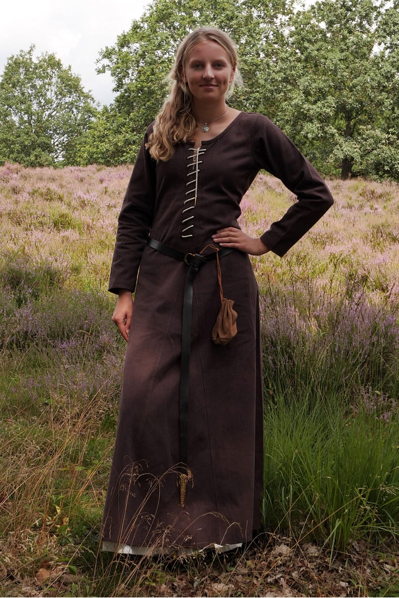 Cotehardie Christina, marrone