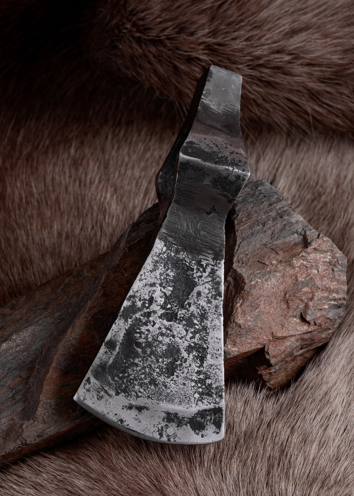 Hand-forged axe head, type A, semi-sharp