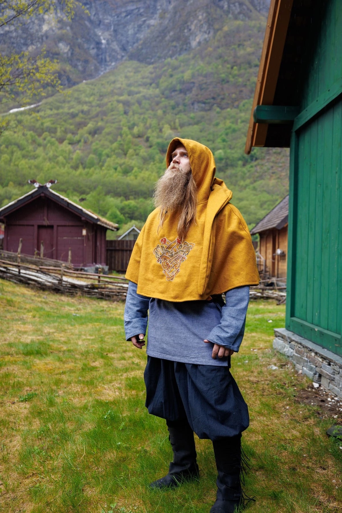 Viking chaperon Bjomolf, mustard yellow, wool mix