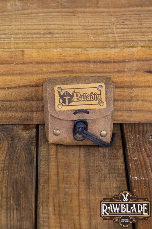 Woreczek na kości z zestawem kości – Paladyn