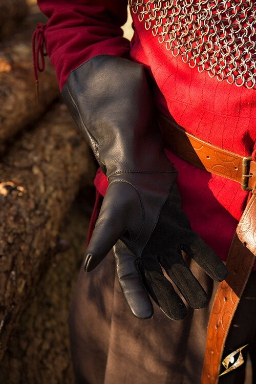 Leather medieval gloves, black