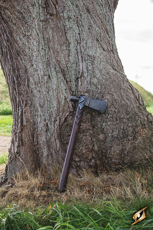 LARP tomahawk