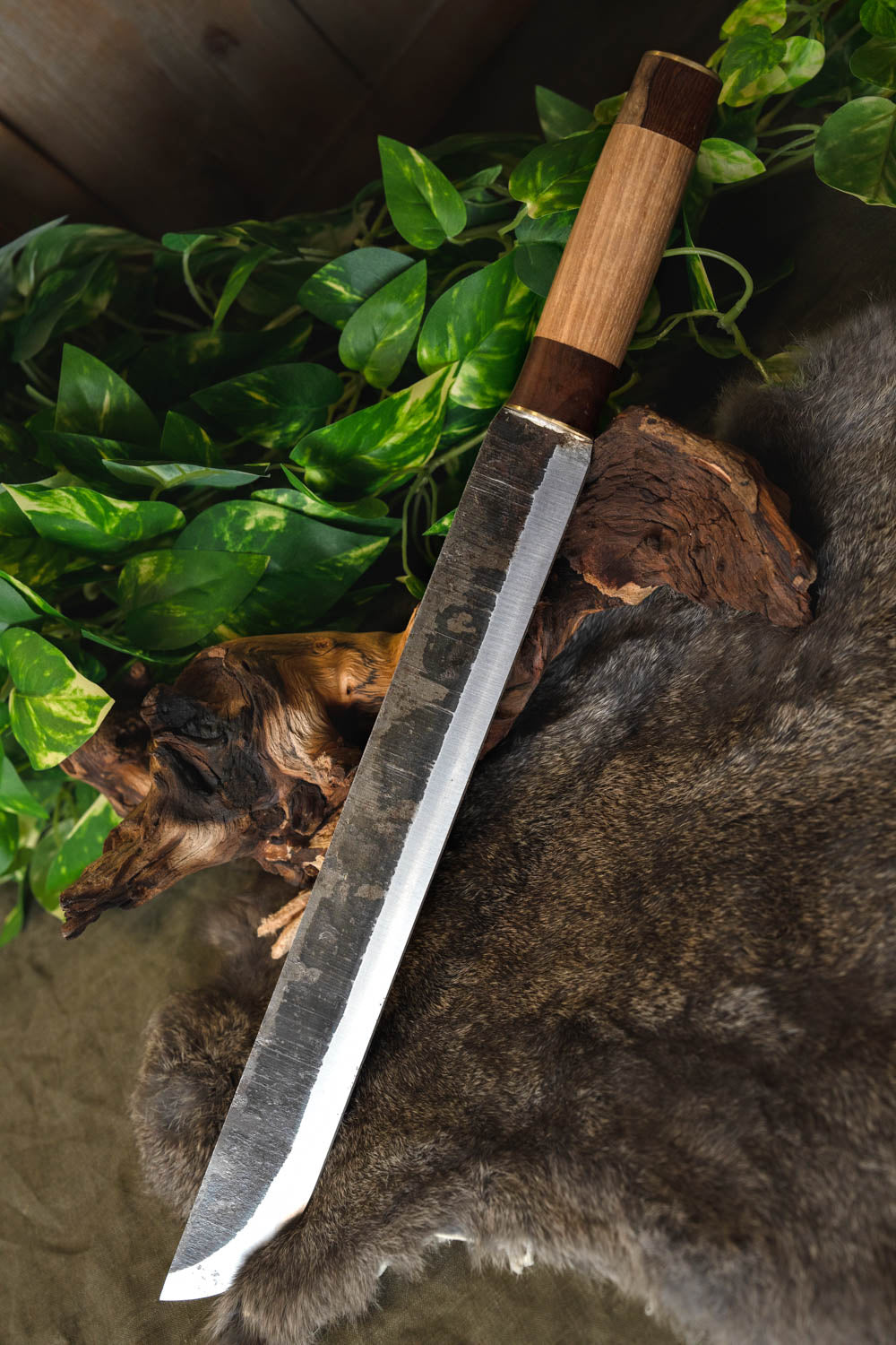 Germanic scramasax Leuthari, semi-sharp
