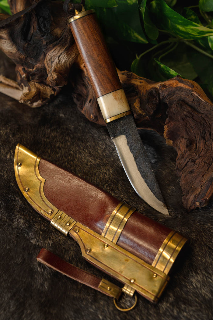 Viking knife 9th-10th century, Gotland type, semi sharp