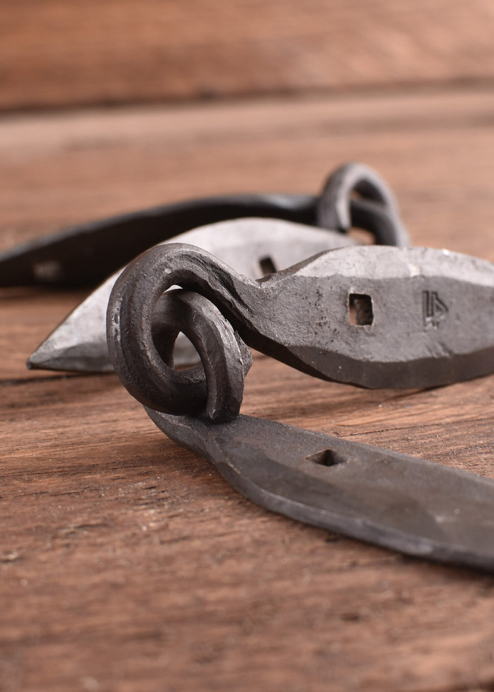 Hand-forged Viking chest hinges, pair (18 cm)
