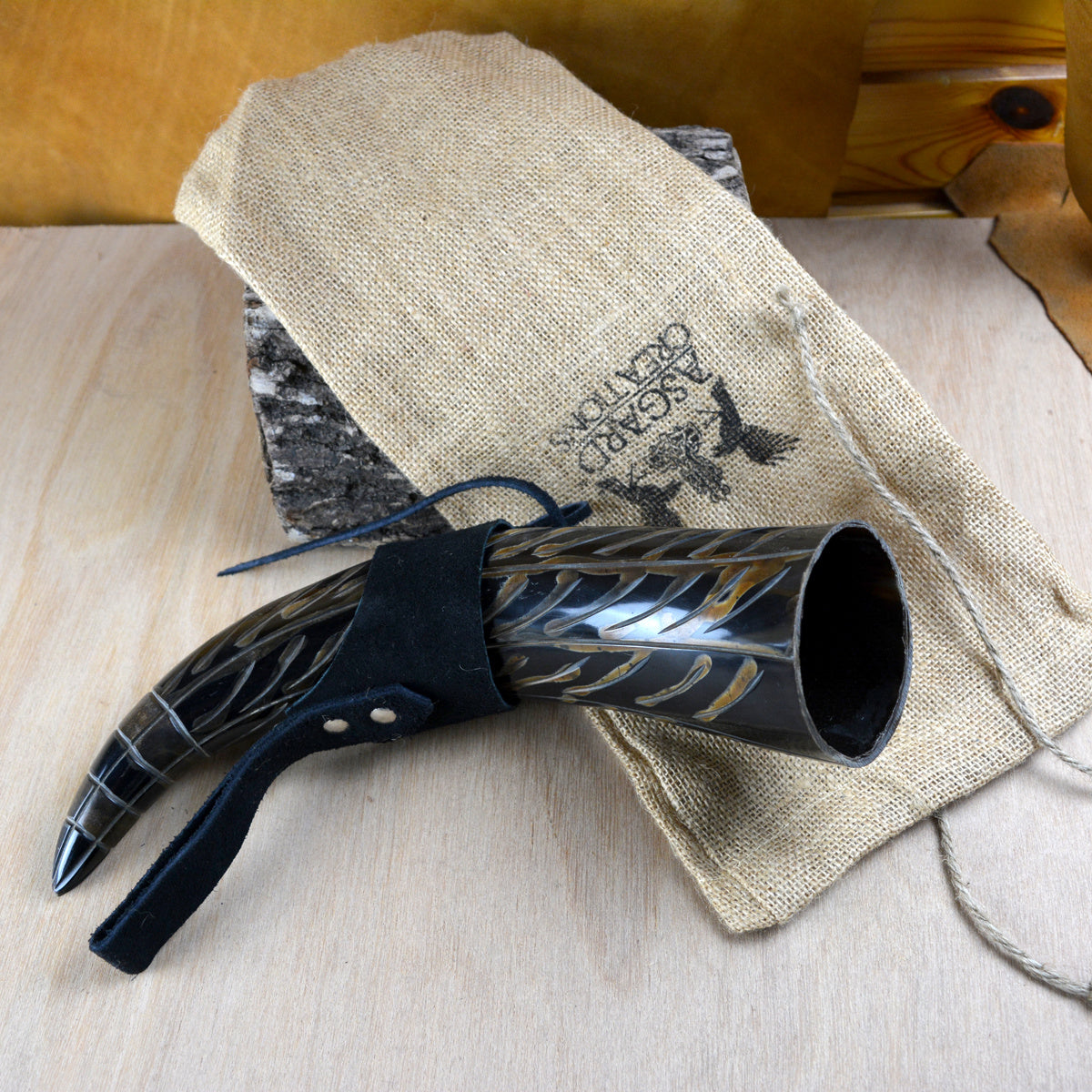 Drinking horn Gorm with leather holder, 300-500 ml