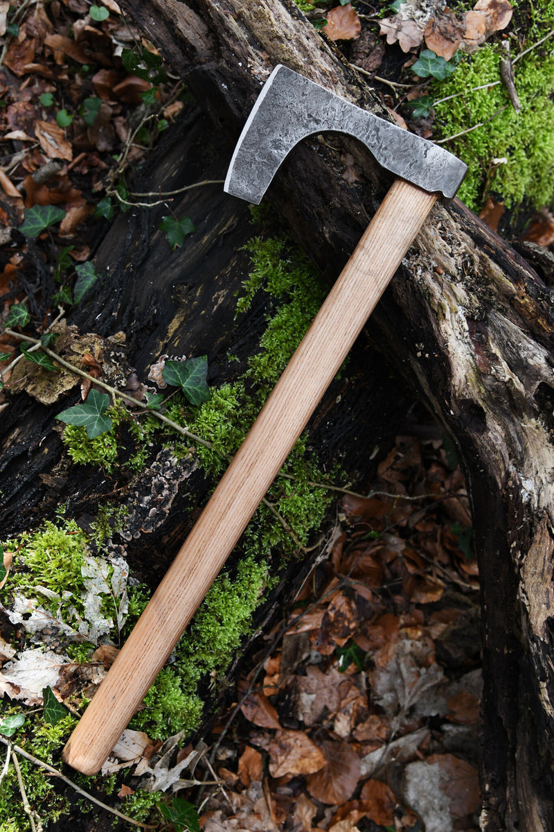 Wikiński topór, skeggox, typ C, półostry