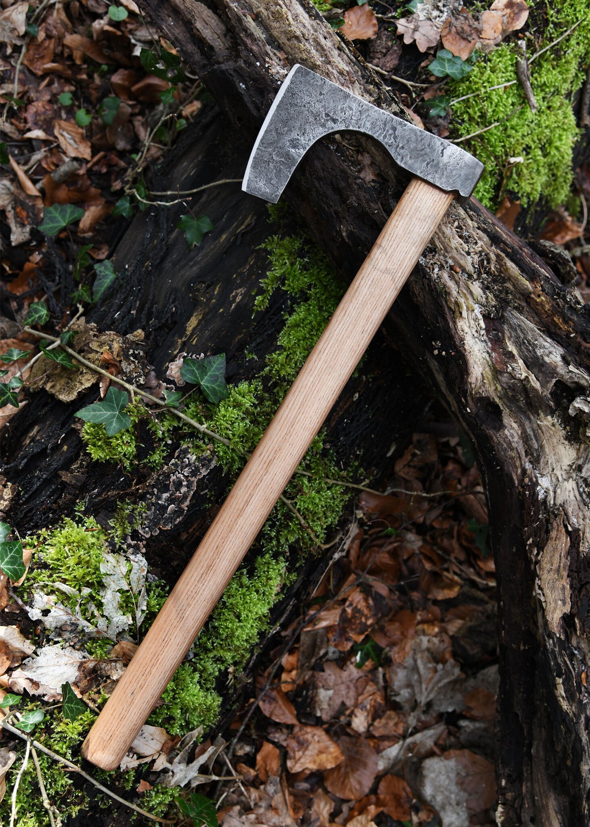Viking axe, skeggox, type C, semi-sharp