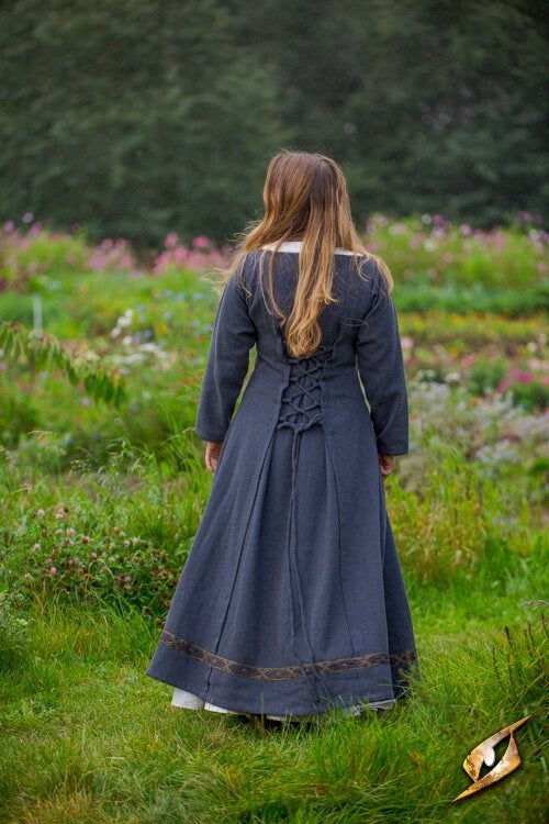 Medeltida klänning Estrid med fiskbensmönster, mörkgrå